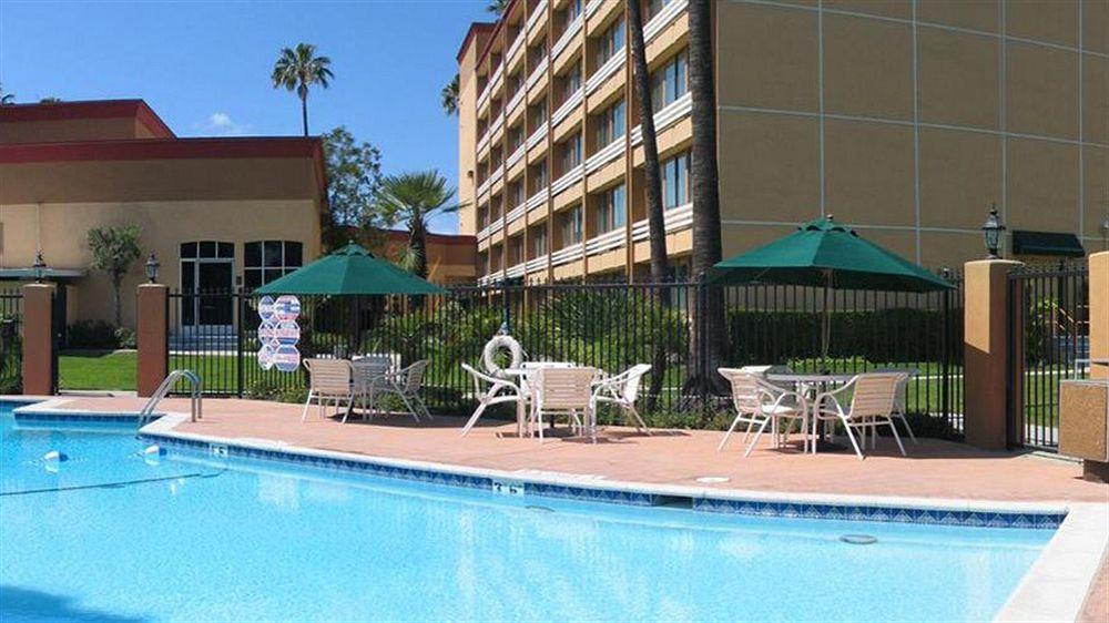 Courtyard By Marriott Los Angeles Woodland Hills Extérieur photo