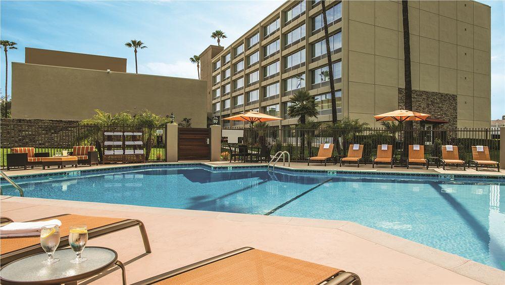 Courtyard By Marriott Los Angeles Woodland Hills Extérieur photo