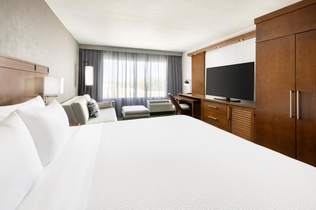 Courtyard By Marriott Los Angeles Woodland Hills Extérieur photo