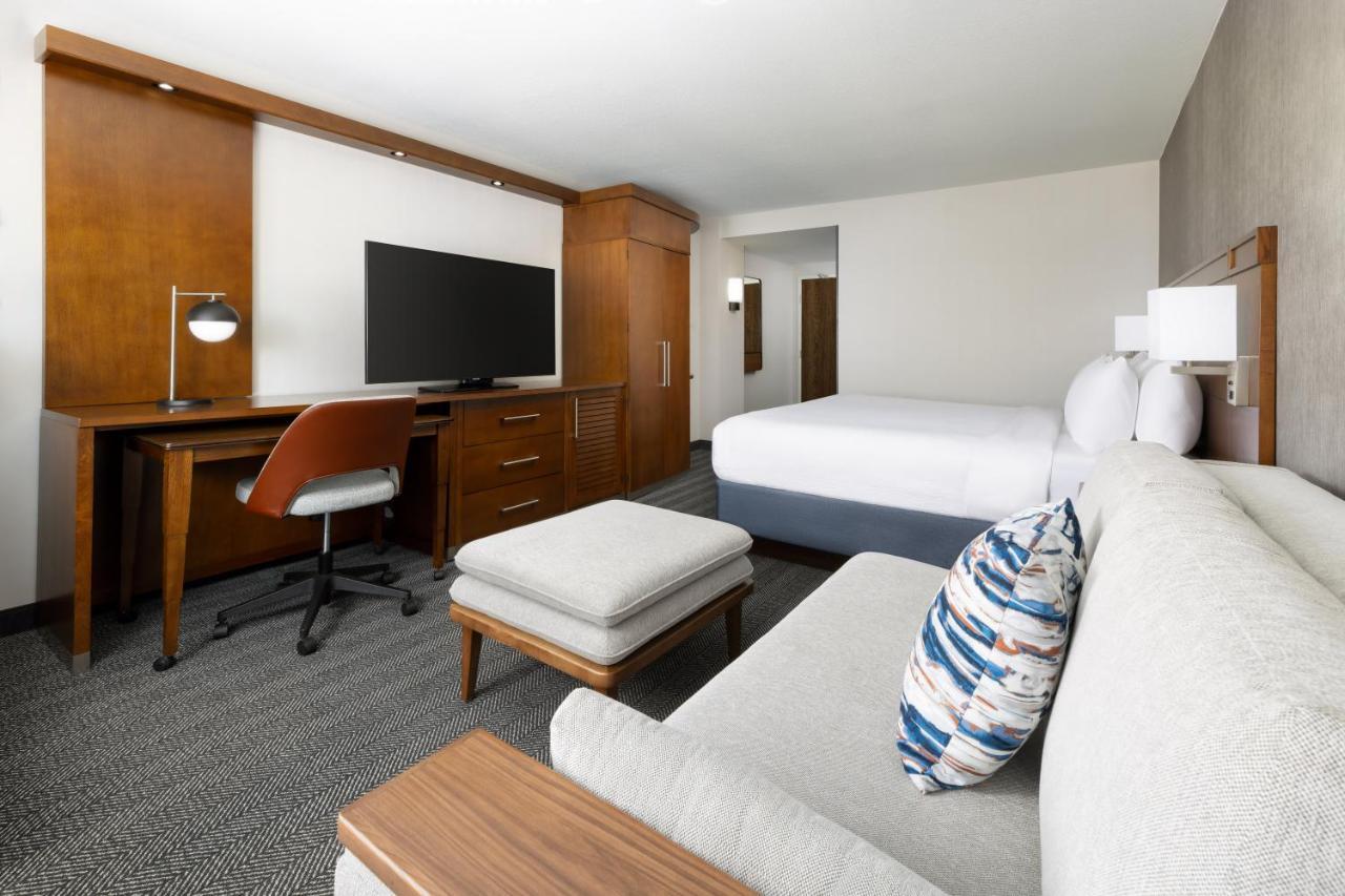 Courtyard By Marriott Los Angeles Woodland Hills Extérieur photo