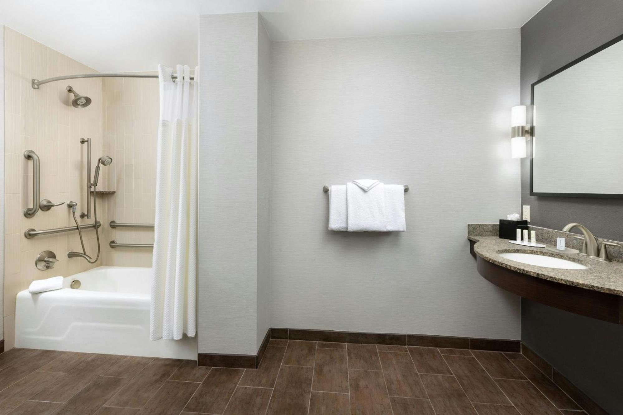 Courtyard By Marriott Los Angeles Woodland Hills Extérieur photo