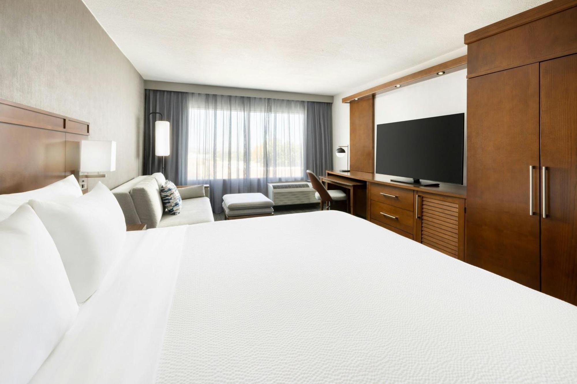 Courtyard By Marriott Los Angeles Woodland Hills Extérieur photo