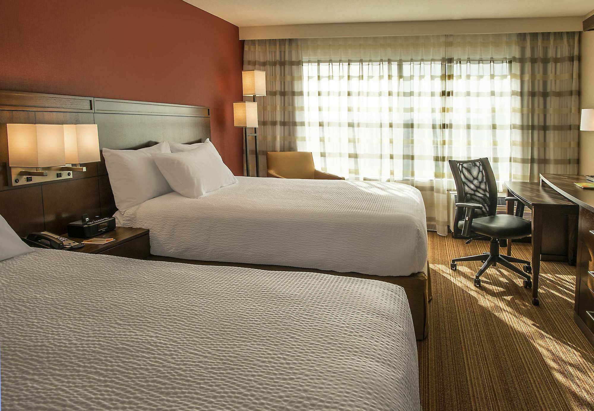 Courtyard By Marriott Los Angeles Woodland Hills Extérieur photo