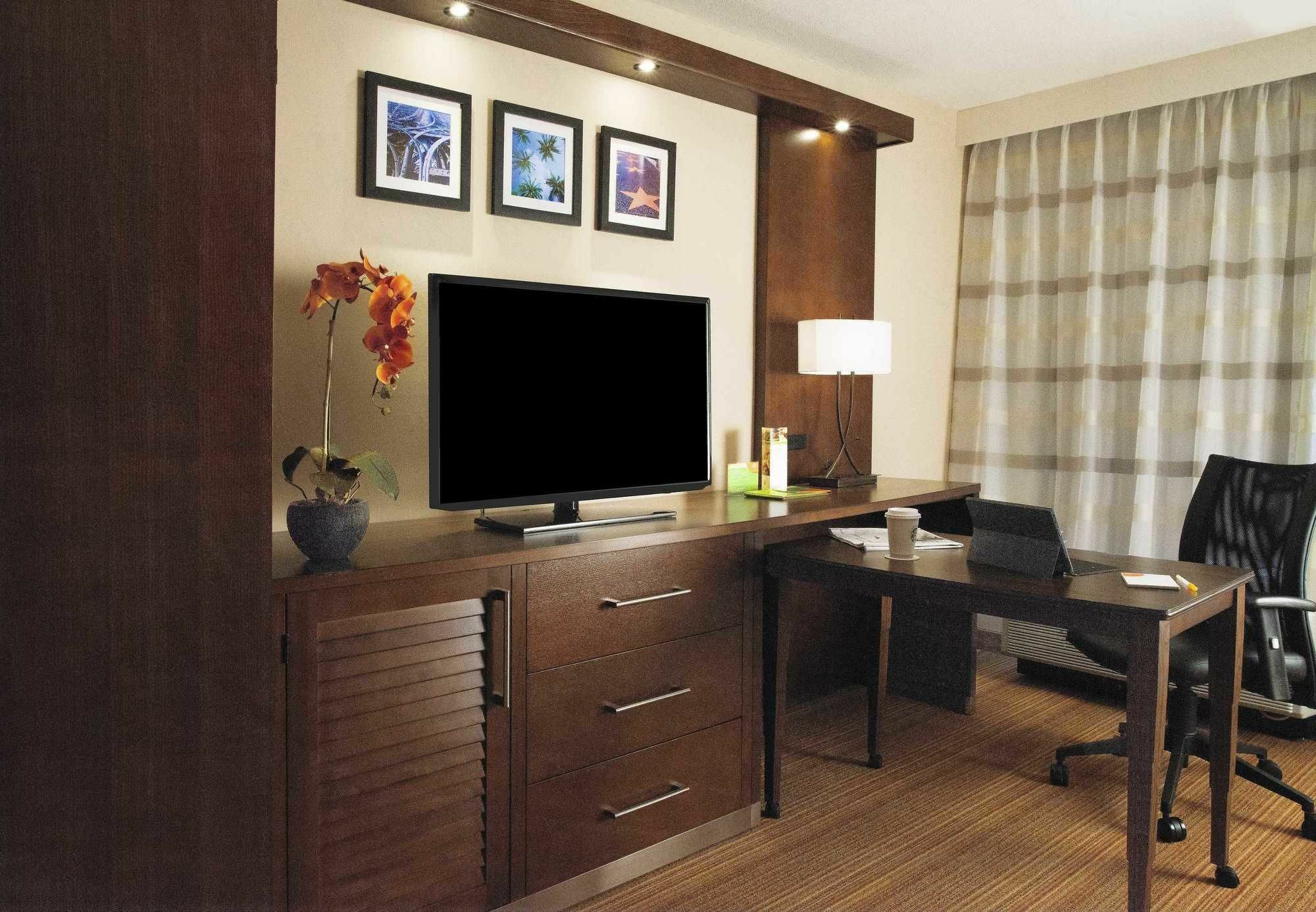 Courtyard By Marriott Los Angeles Woodland Hills Extérieur photo